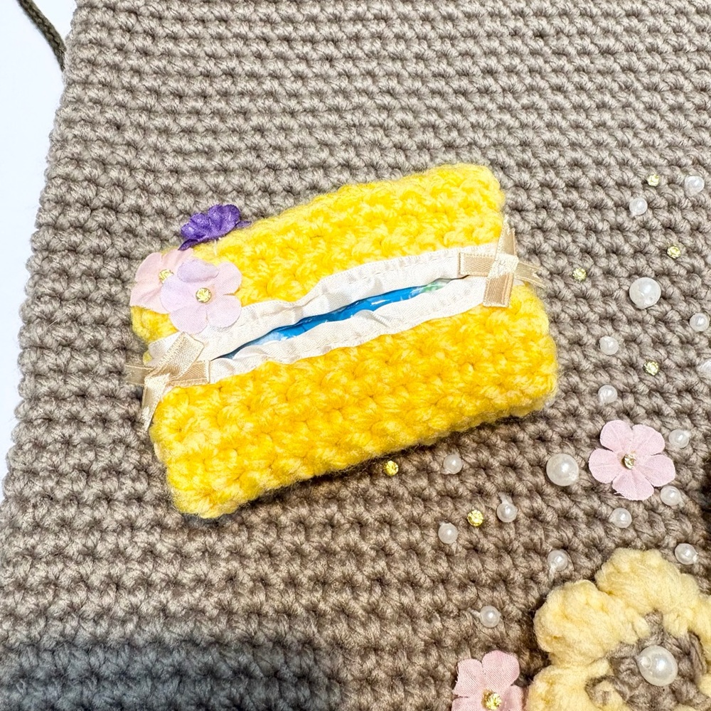 Handmade Crochet Tan backpack flowers - Picture 4 of 9